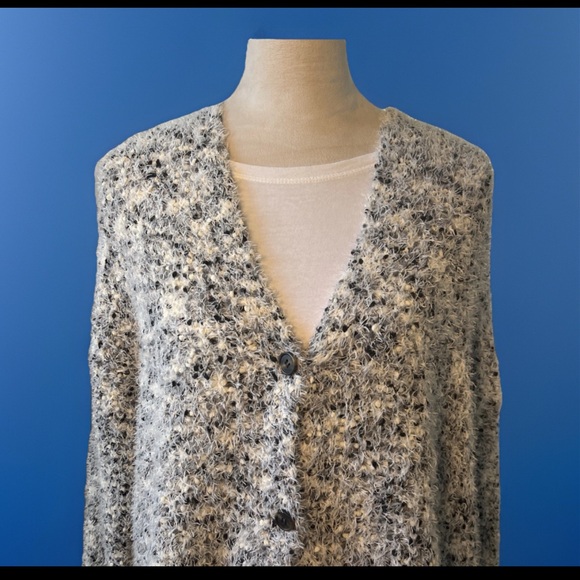 Ransom Women's Cardigan Sweater Size XL Long Sleeved Fluffy Cardigan Drop Sleeve - Picture 1 of 9